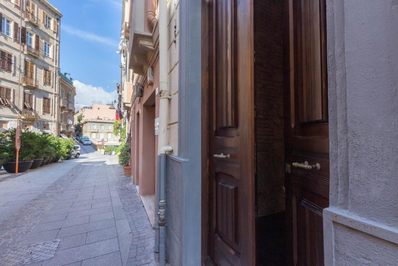 Suite Via Sulis 61 Κάλιαρι Εξωτερικό φωτογραφία